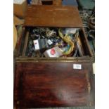 A LARGE STAINED WOODEN BOX TO INCLUDE AN EXTENSIVE ASSORTMENT OF COSTUME JEWELLERY
