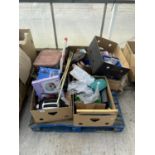 AN ASSORTMENT OF HOUSEHOLD CLEARANCE ITEMS TO INCLUDE TOASTERS, CDS AND BOOKS ETC