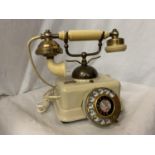 A VINTAGE STYLE TELEPHONE