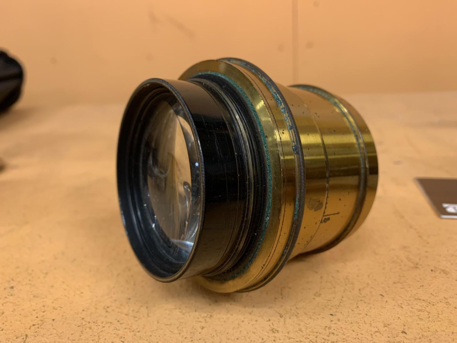 A VINTAGE COOKE TAYLOR & HOBSON LEICESTER & LONDON NO. 93166 PORTRAIT BRASS CAMERA LENS - Image 2 of 3