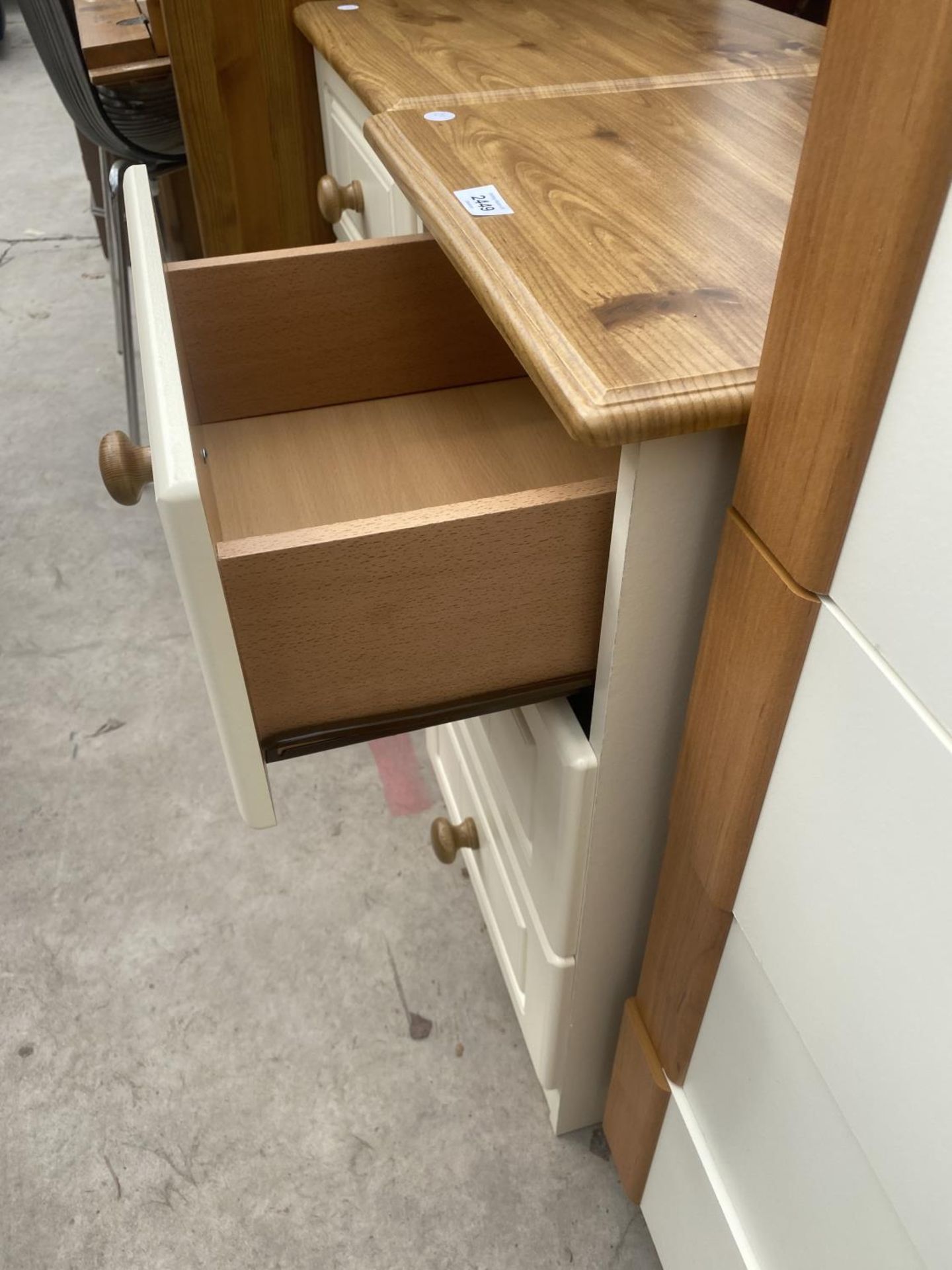 A PAIR OF MODERN BEDROOM CHESTS - Image 2 of 3