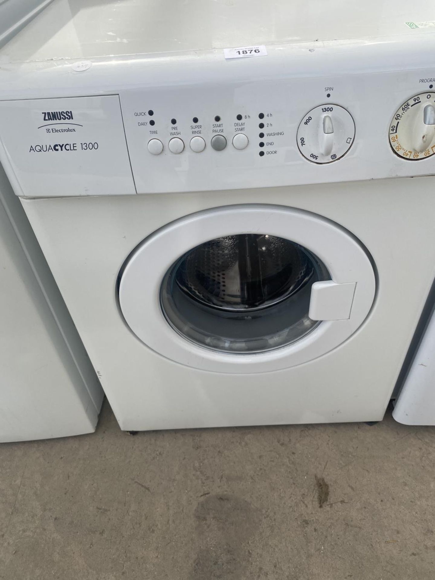 A WHITE ZANUSSI 3KG COMPACT WASHING MACHINE, PAT TEST, FUNCTION TEST AND SANITIZED BUT NO WARRANTY - Image 3 of 4