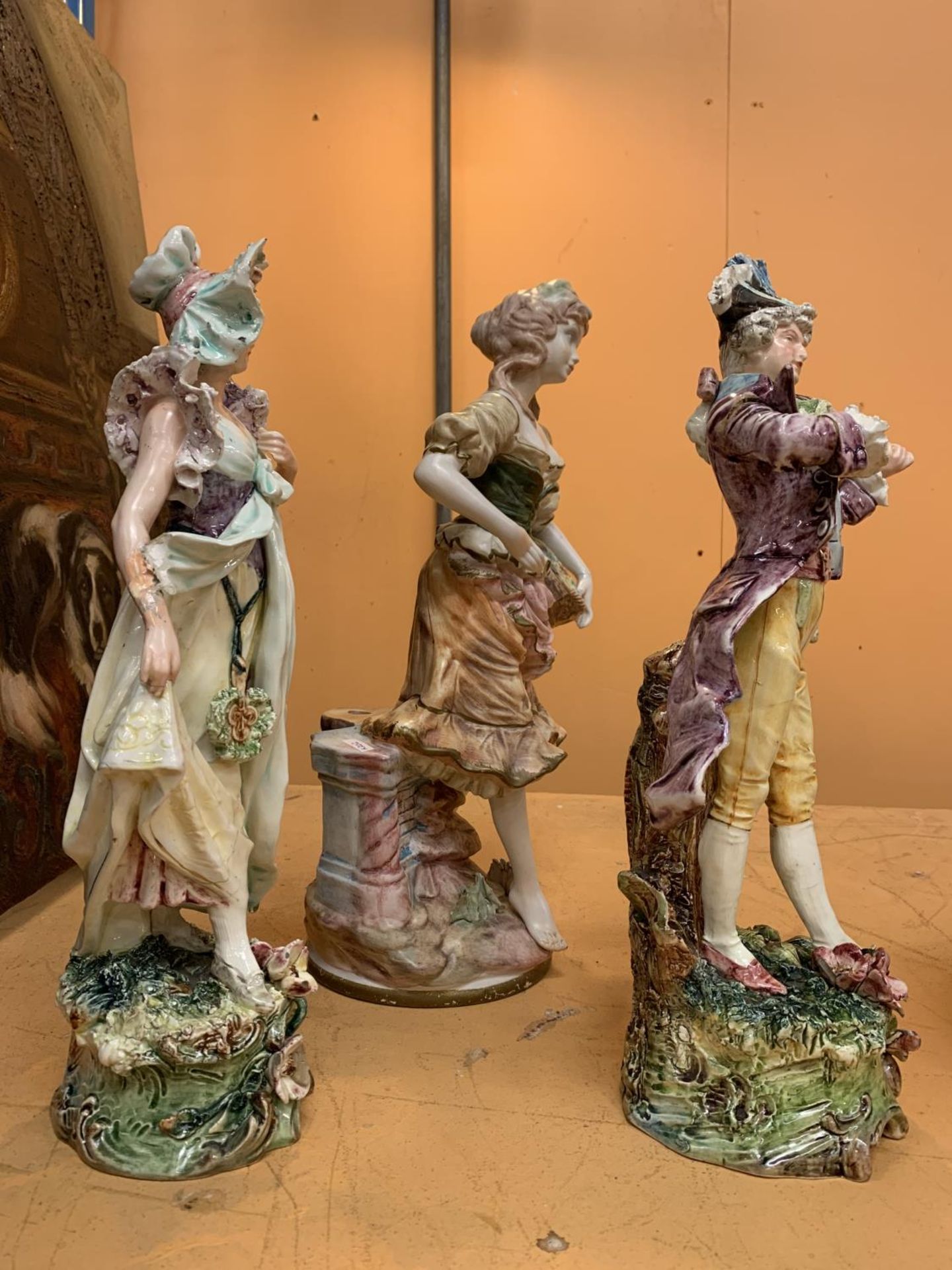 THREE LARGE VINTAGE FIGURINES, TO INCLUDE A CAPODIMONTE EXAMPLE - Image 2 of 5