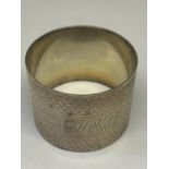 A HALLMARKED BIRMINGHAM 1920 SILVER NAPKIN RING GROSS WEIGHT 31g