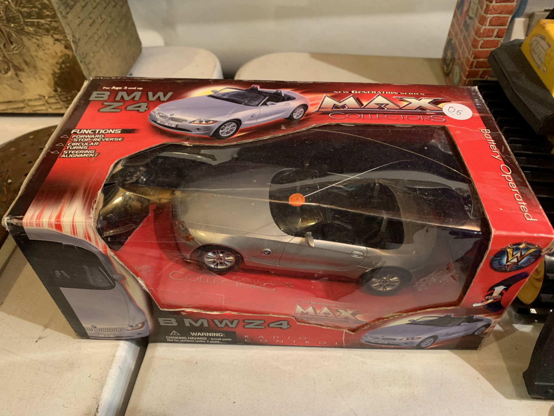 A BOXED NEW GENERATION SERIES MAX COLLECTORS RADIO CONTROLLED BMW 24
