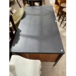 A MODERN SINGLE PEDESTAL OFFICE DESK, 54"X 30"