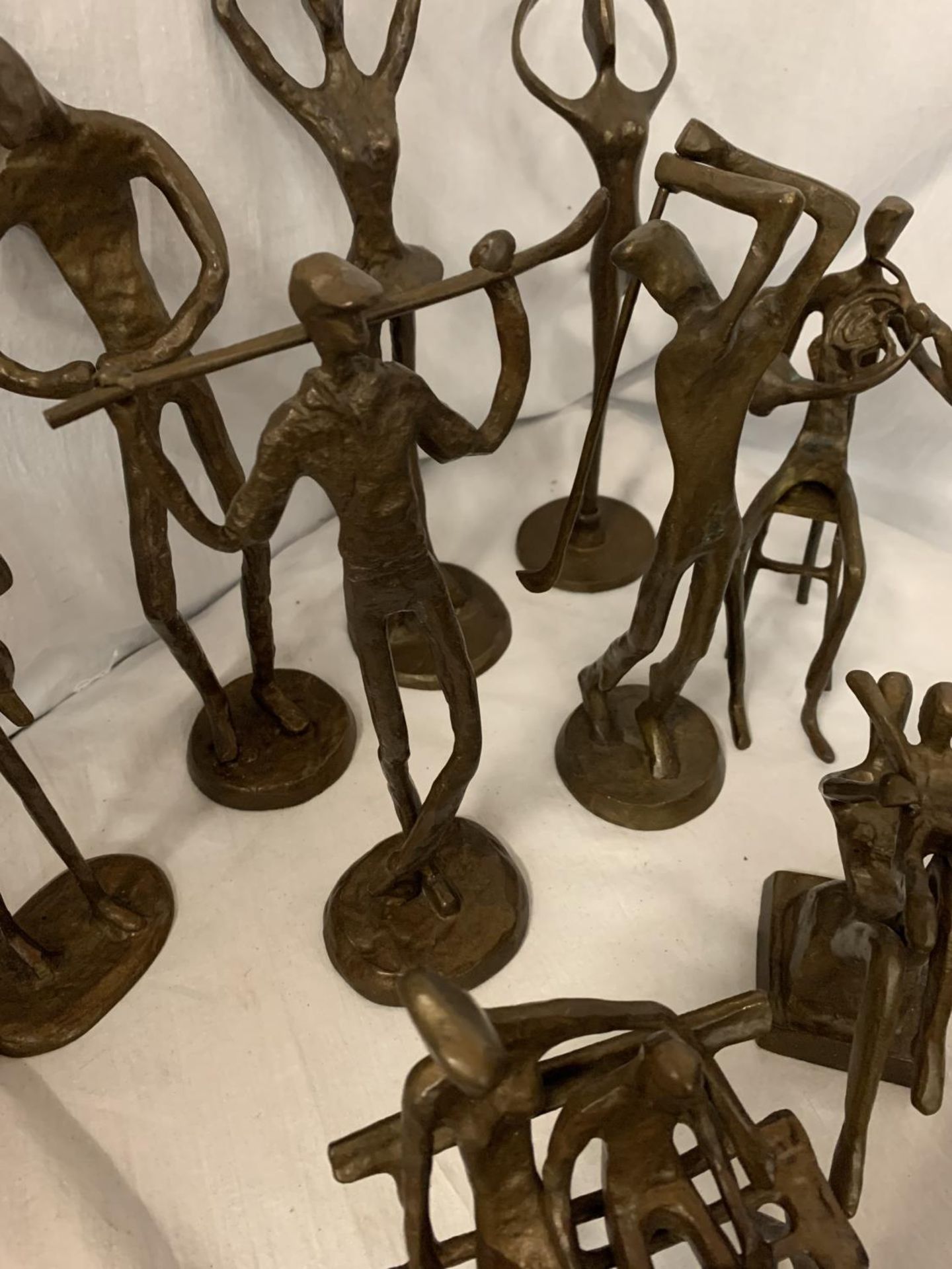 A GROUP OF TEN BRONZE FIGURINES IN THE ABSTRACT FORM - Image 4 of 6