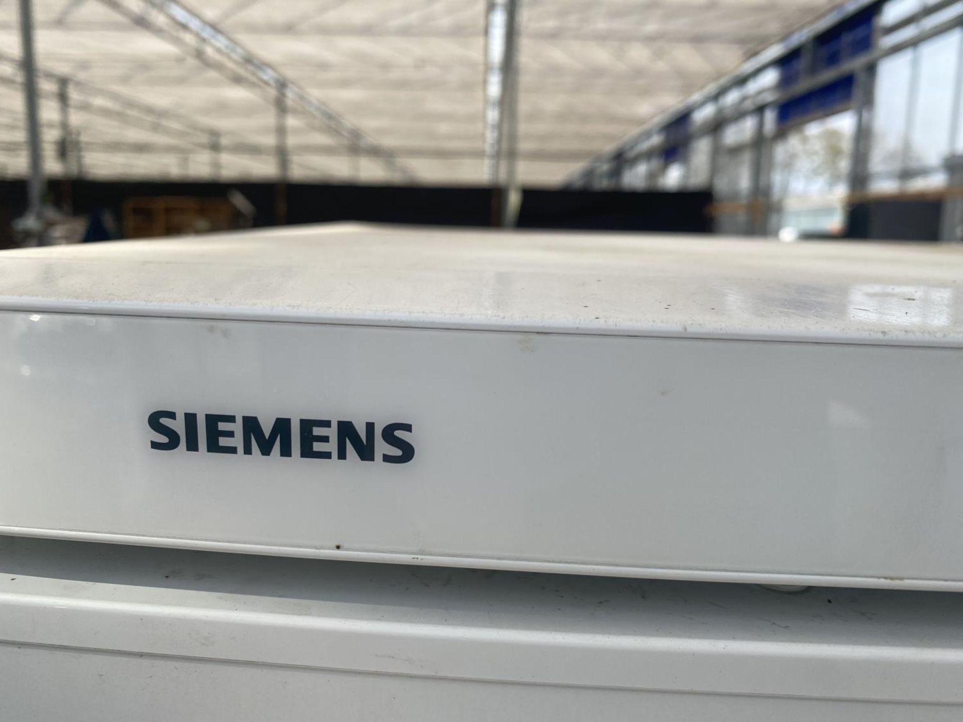 A WHITE SIEMENS UPRIGHT FREEZER BELIEVED IN WORKING ORDER BUT NO WARRANTY - Image 2 of 3