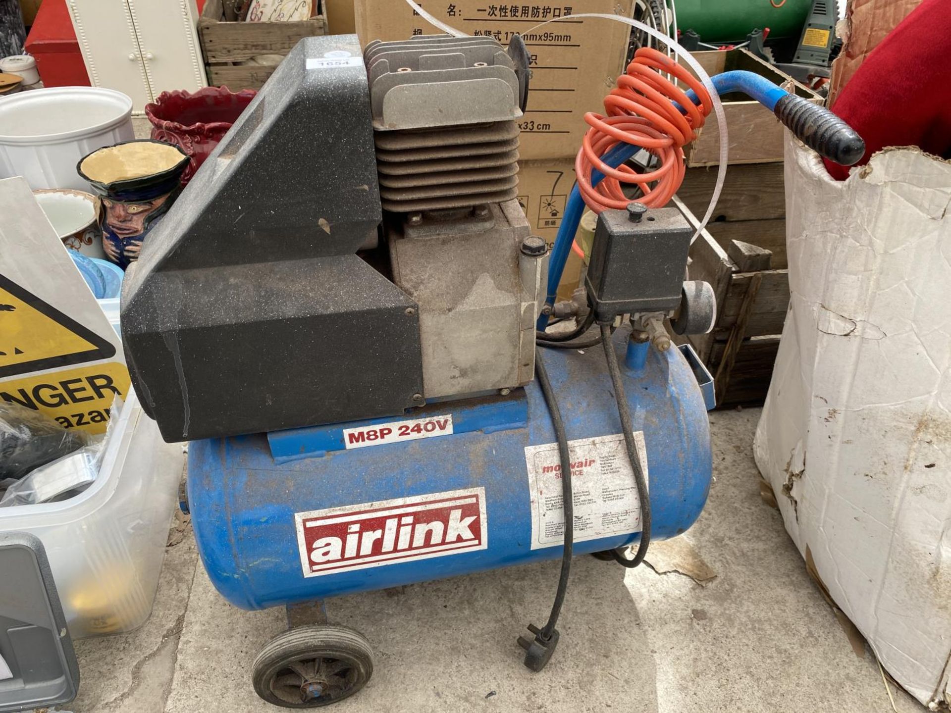 AN AIRLINK AIR COMPRESSOR