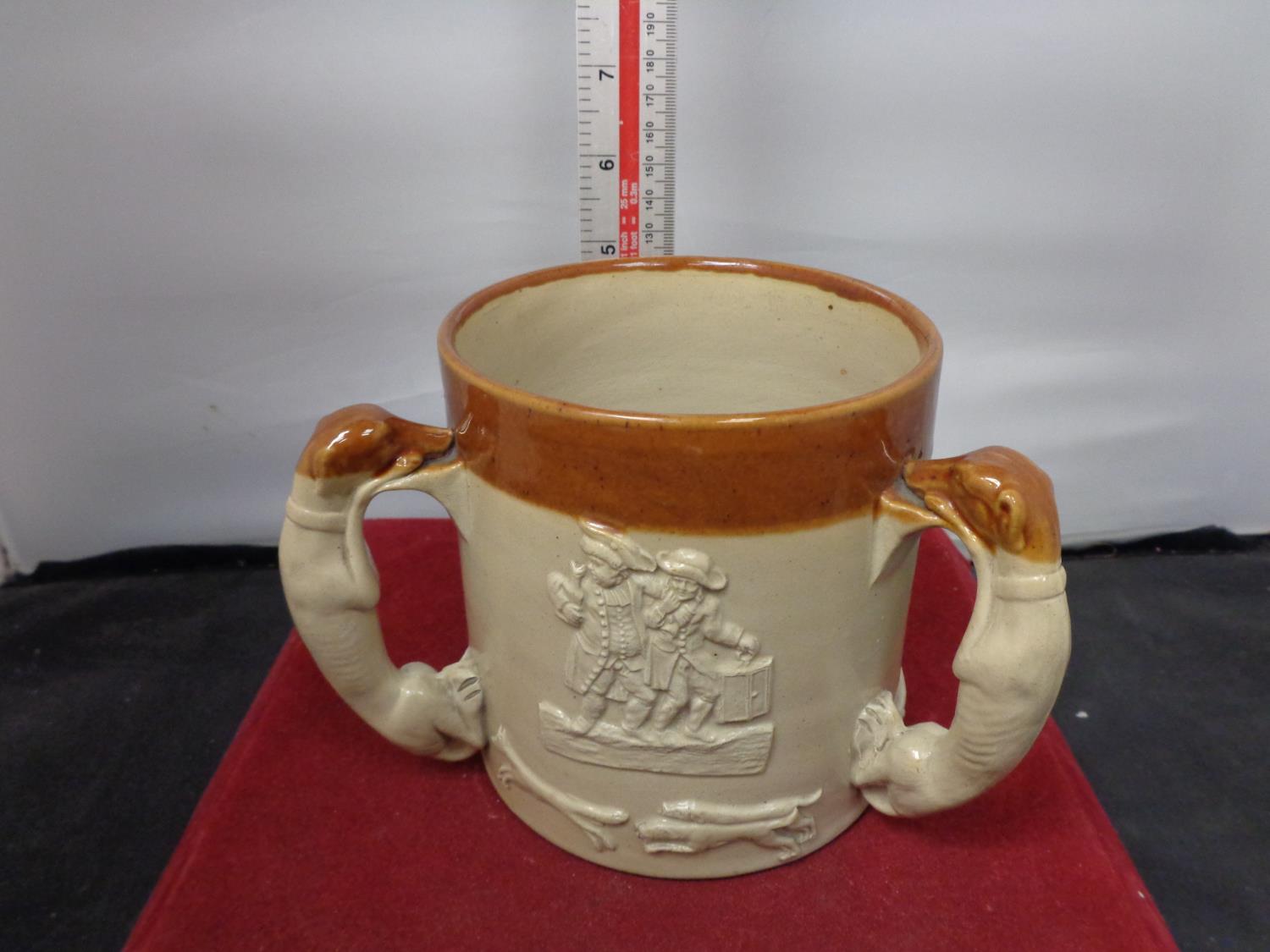 A THREE HANDLED LAMBETH WARE TANKARD - Bild 4 aus 5