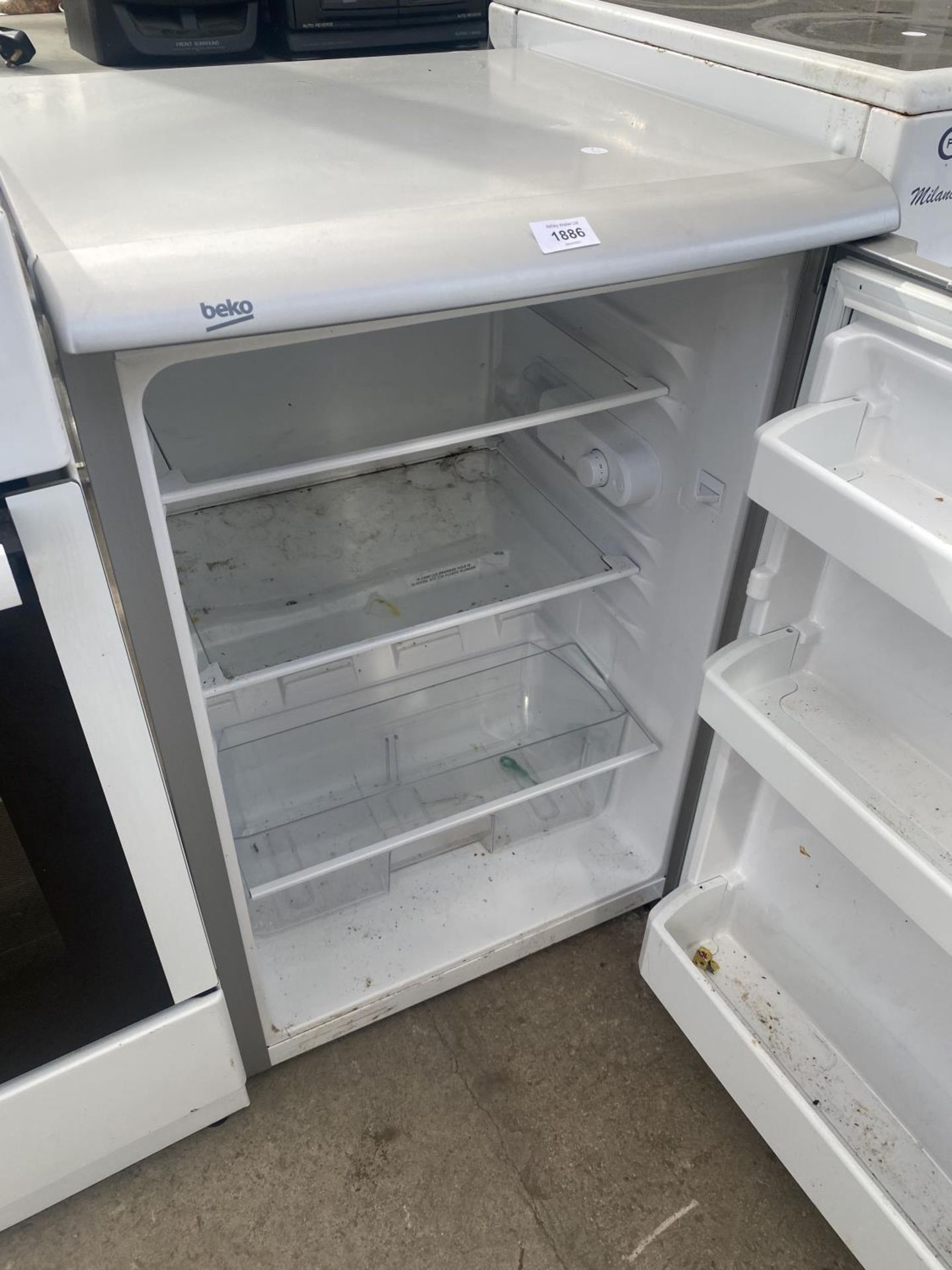 A SILVER BEKO UNDER COUNTER FRIDGE BELIEVED IN WORKING ORDER BUT NO WARRANTY - Image 2 of 3