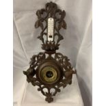 A VINTAGE ORNATE BAROMETER WITH WOLF'S HEAD AND STAG'S HEAD DECORATION L: 69CM
