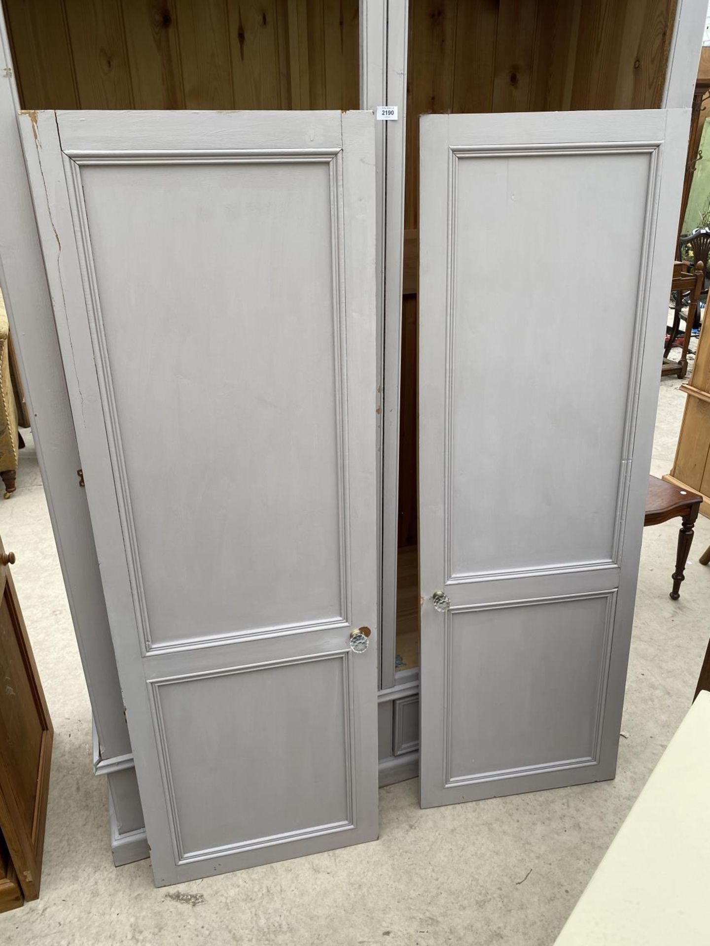 A MODERN PAINTED PINE TWO DOOR WARDROBE WITH TWO DRAWERS TO THE BASE 57" WIDE - Image 5 of 5