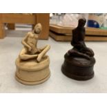 A PAIR OF EROTIC FIGURES 6.5CM HIGH