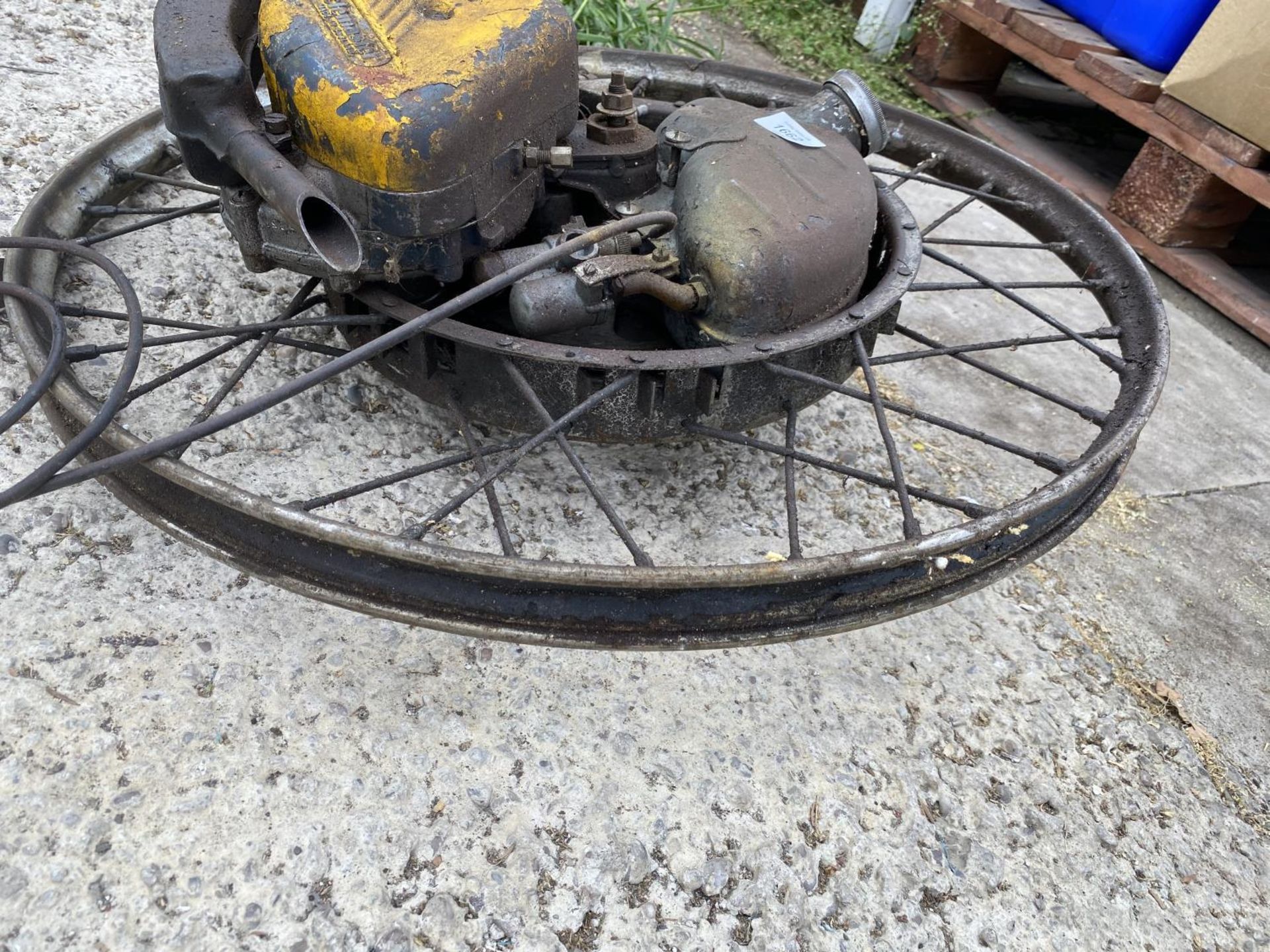 A VINTAGE CYCLEMASTER WHEEL WITH ENGINE - Image 5 of 6