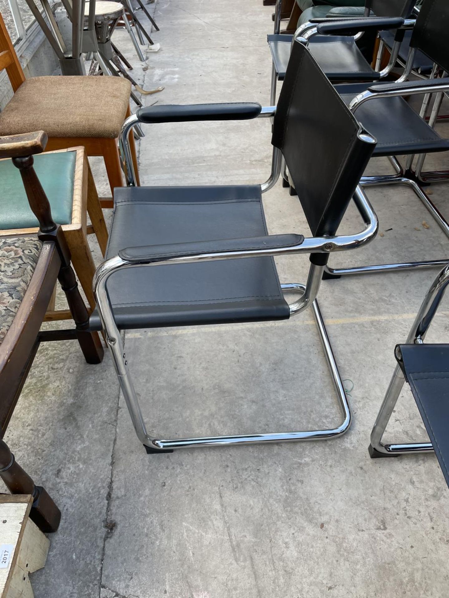 A SET OF EIGHT TUBULAR CHROME CANTILEVER CHAIRS - Image 6 of 7