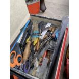 AN ASSORTMENT OF TOOLS TO INCLUDE SAWS, SCREW DRIVERS AND CHISELS
