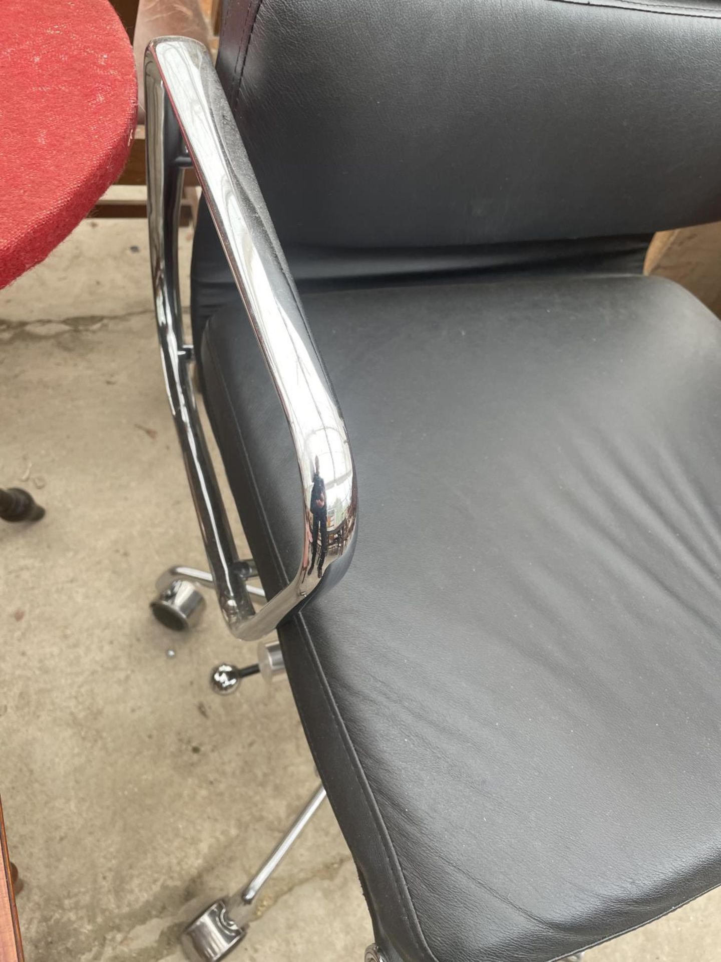 AN EAMES STYLES SWIVEL OFFICE ARM CHAIR AND CHROME BASE - Image 2 of 4
