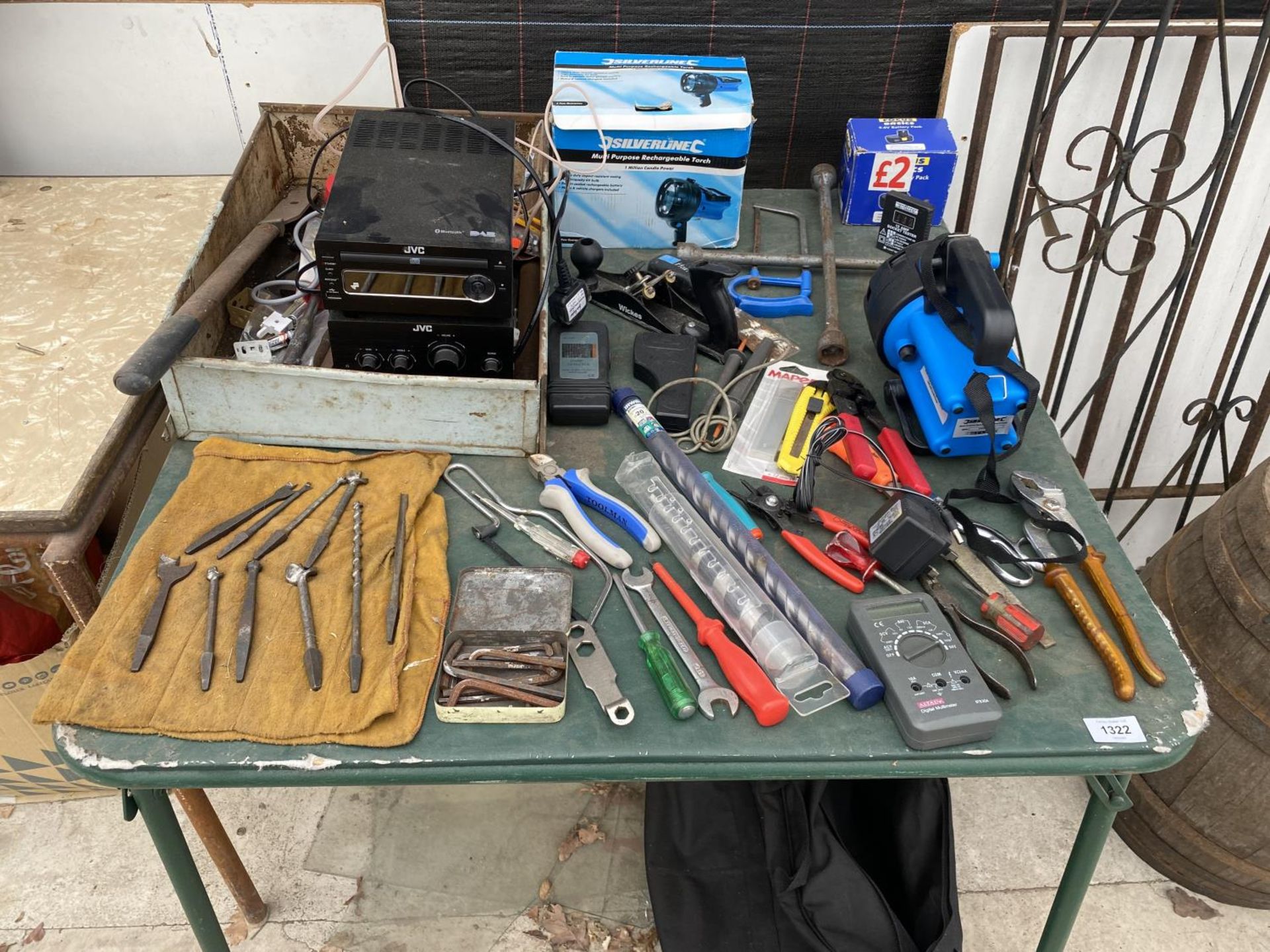 AN ASSORTMENT OF TOOLS TO INCLUDE DRILL BITS, TORCHES AND A WOOD PLANE ETC