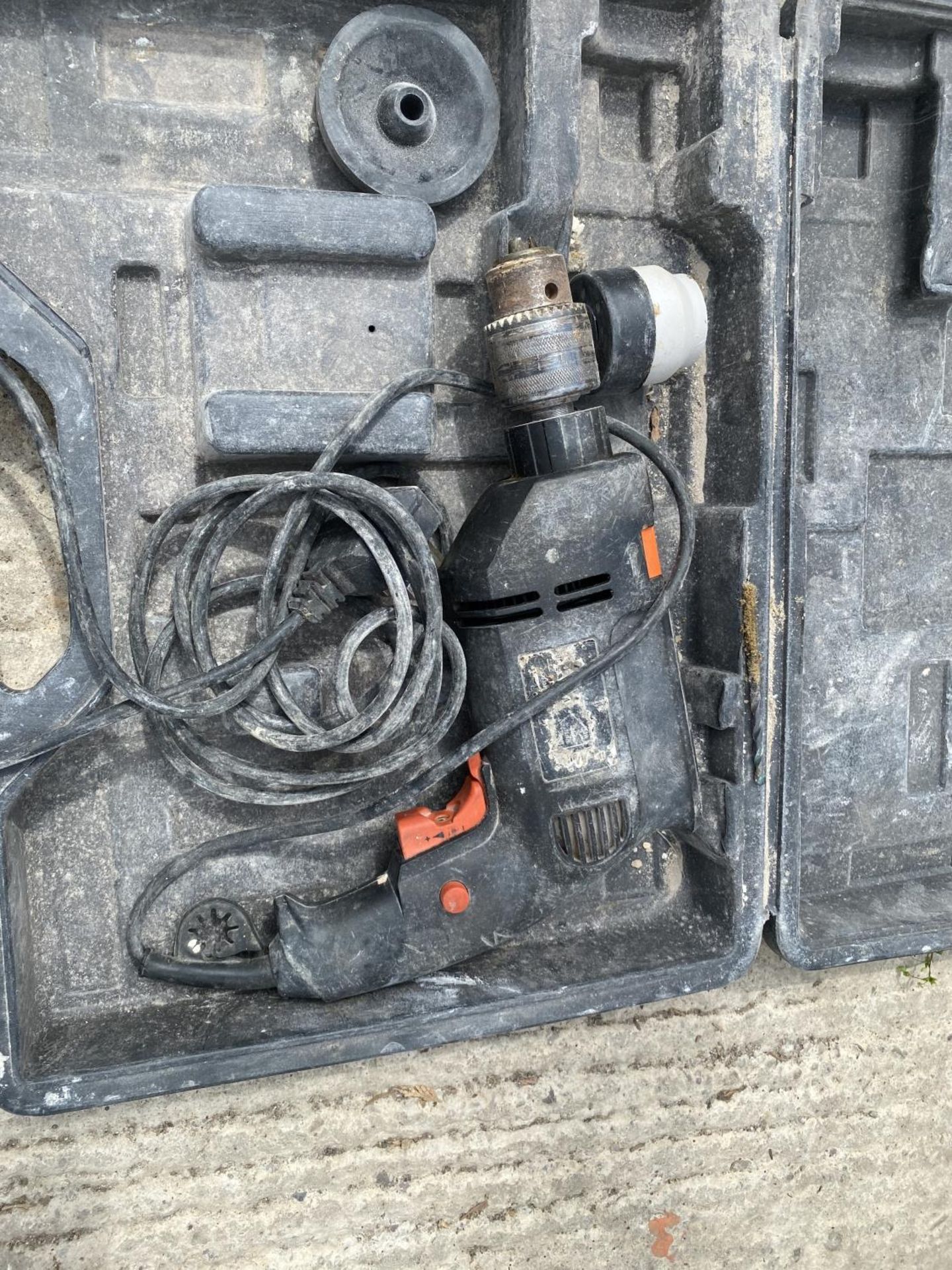 A MATABO ELECTRIC DRILL ON A 110V PLUG AND A FURTHER HAMMER DRILL - Image 4 of 6