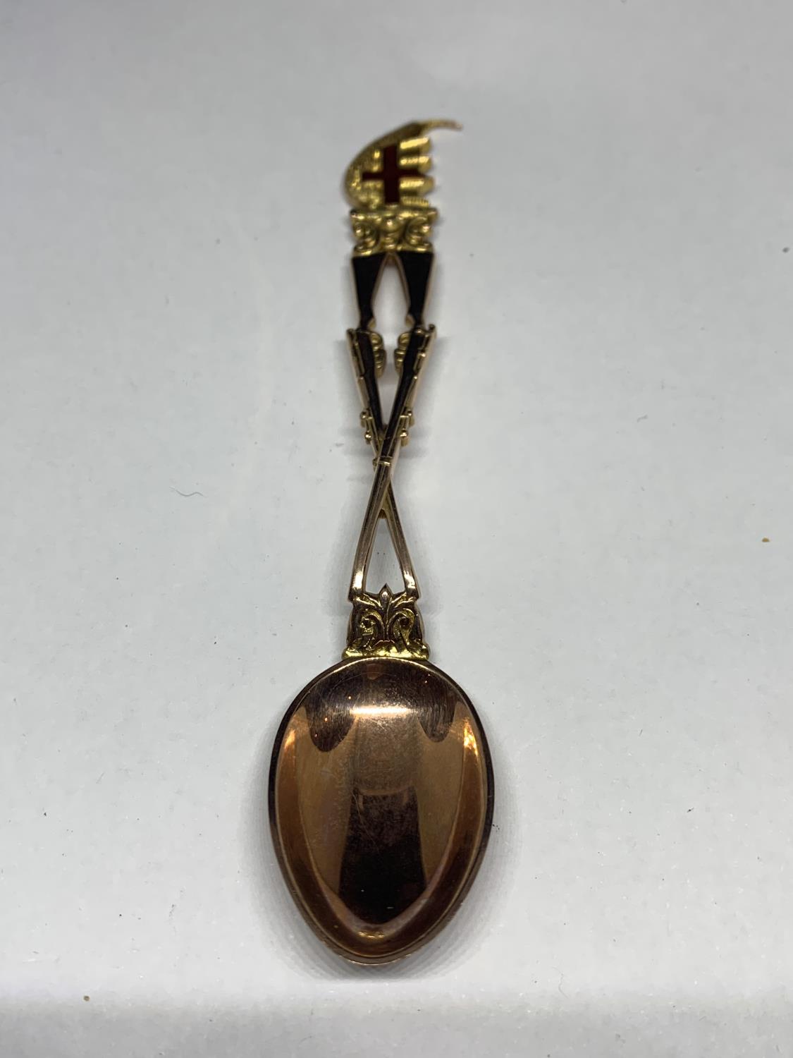 A 9 CARAT GOLD SHOOTING TROPHY IN THE FORM OF A TEASPOON GROSS WEIGHT 22.3g