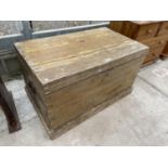 A VICTORIAN PINE BLANKET CHEST, 36X21"