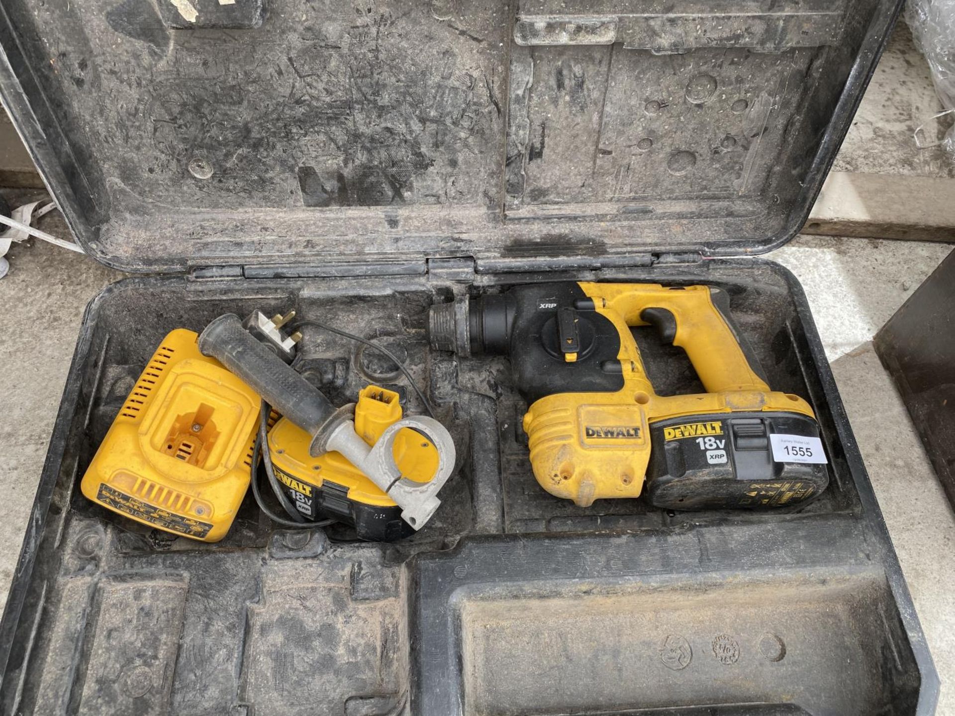A DEWALT 18V SDS DRILL WITH CHARGER AND EXTRA BATTERY - Image 2 of 2