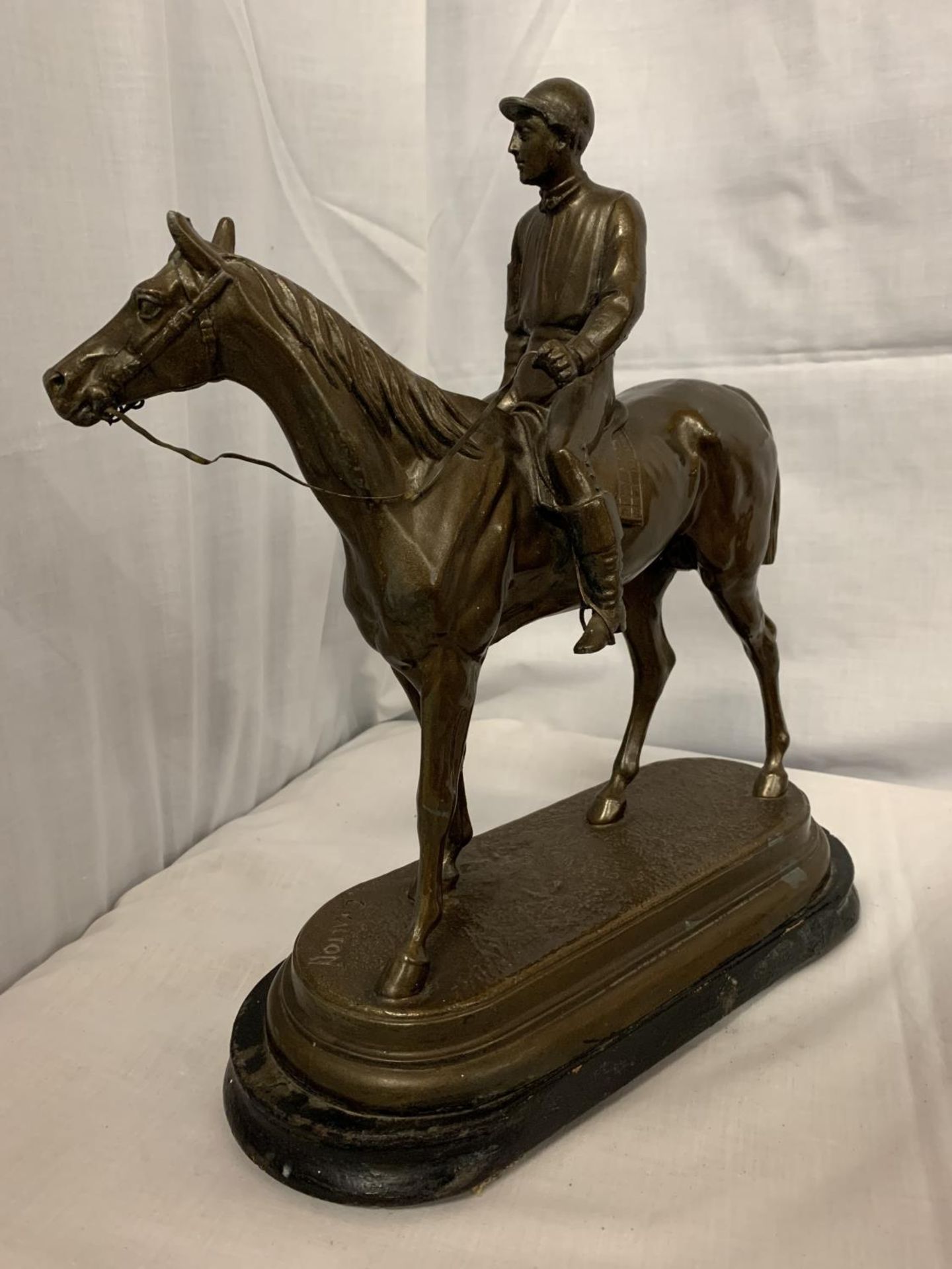 A SPELTER FIGURINE IN THE FORM OF A HORSE AND JOCKEY SIGNED C VALTON - Image 2 of 4