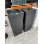 A PAIR OF SQUARE GRAPHITE GREY FIBRE GLASS PLANTERS (H:90CM)