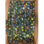 A QUANTITY OF VINTAGE MARBLES