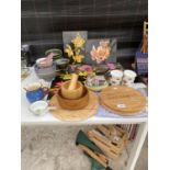 AN ASSORTMENT OF ITEMS TO INCLUDE ROYAL WORCESTER RAMEKINS, PLACE MATS AND BOWLS ETC