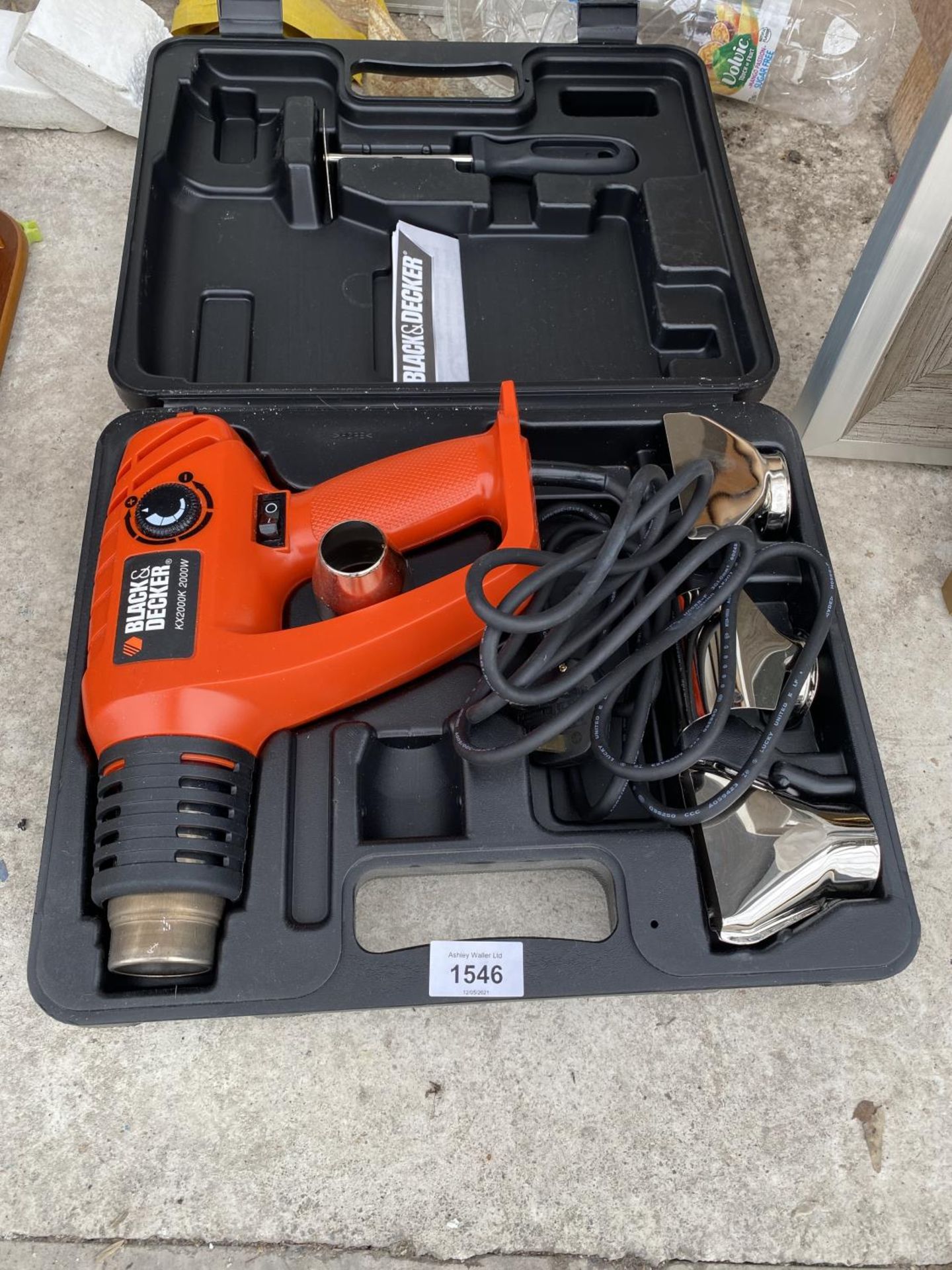 AN ELECTRIC BLACK AND DECKER HEAT GUN