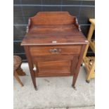 AN EDWARDIAN MAHOGANY AND INLAID WASHSTAND WITH GALLERY BACK, 25" WIDE