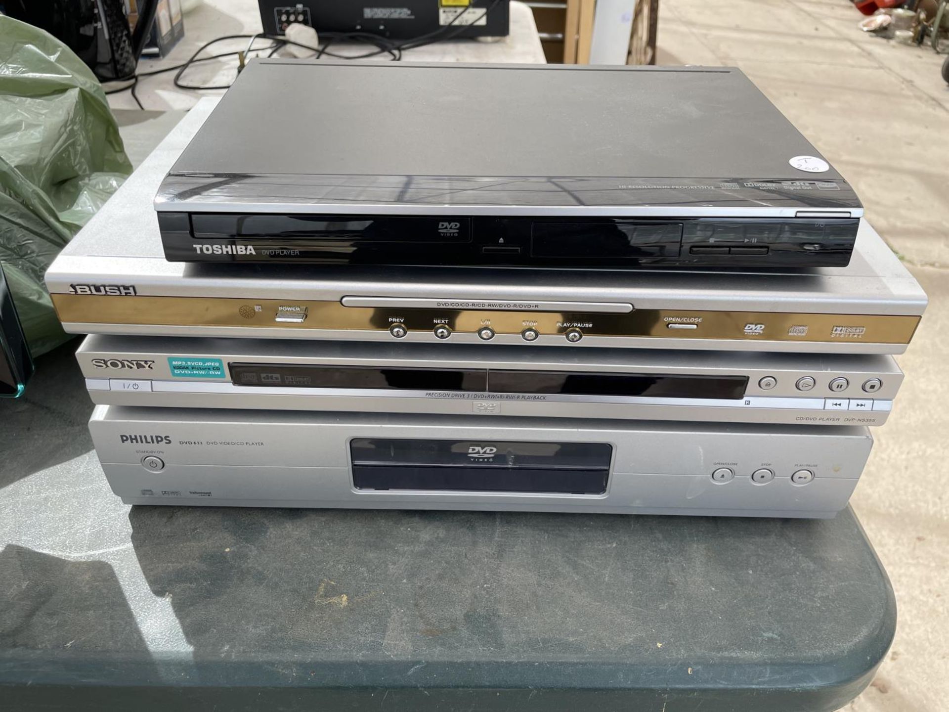 FOUR DVD PLAYERS TO INCLUDE SONY, BUSH AND TOSHIBA TO ALSO INCLUDE AN ELECTRIC PHOTO FRAME - Image 3 of 3