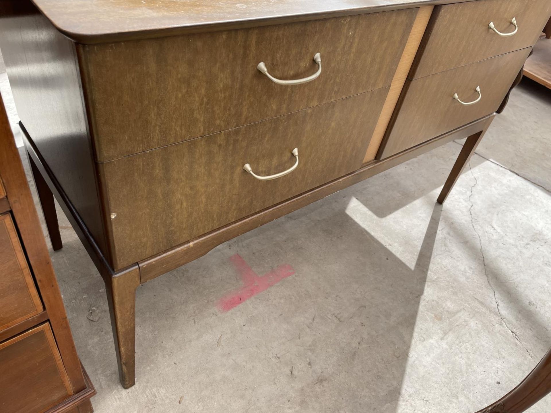 A RETRO 'SUTCLIFFE OF TODMORDEN' DRESSING TABLE 46" WIDE - Image 4 of 4