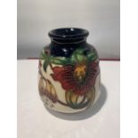 A MOORCROFT 'ANNA LILY' VASE H: 8CM