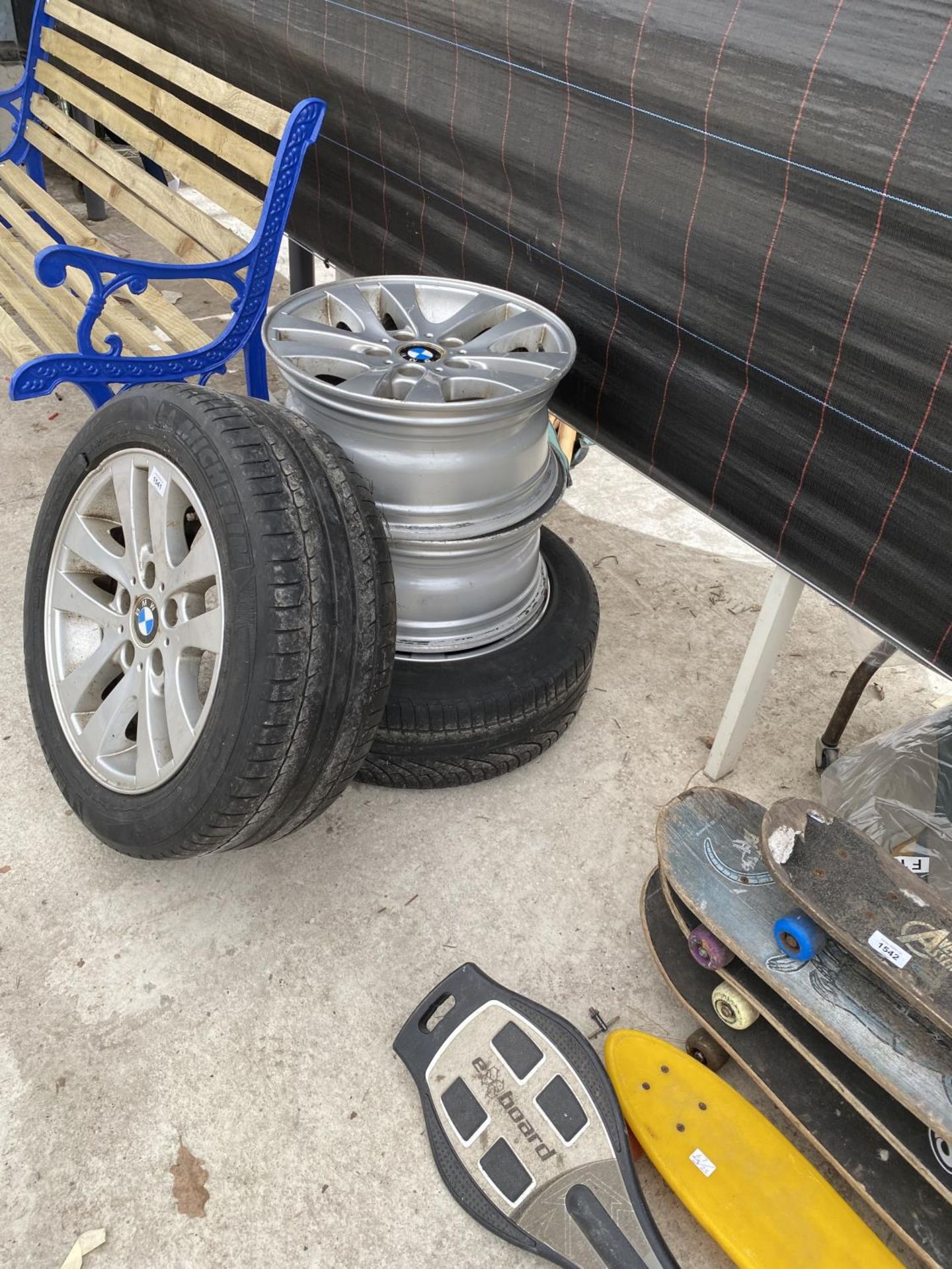 A SET OF FOUR BMW RIMS TWO WITH TYRES - Image 2 of 3