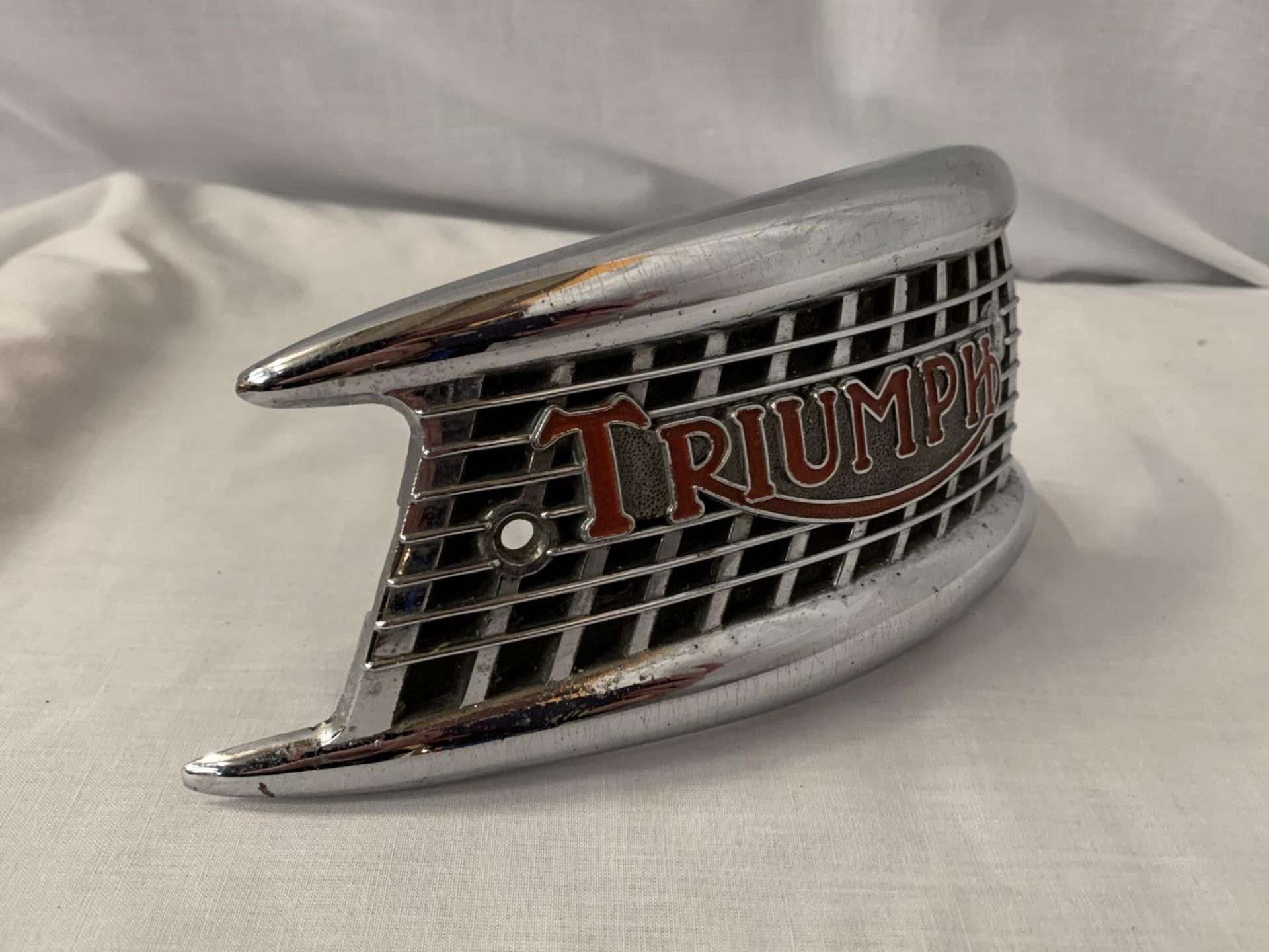 A VINTAGE TRIUMPH MOTORBIKE FUEL TANK BADGE - Image 2 of 3