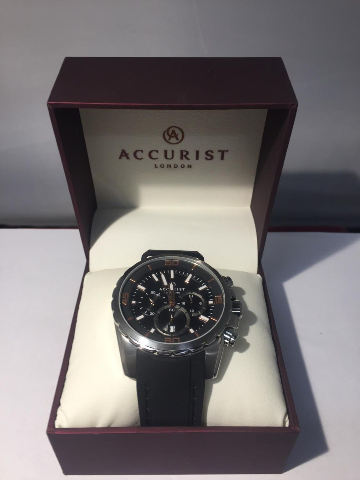 A NEW AND BOXED ACCURIST CHRONOGRAPH WRISTWATCH IN WORKING ORDER - Image 2 of 5