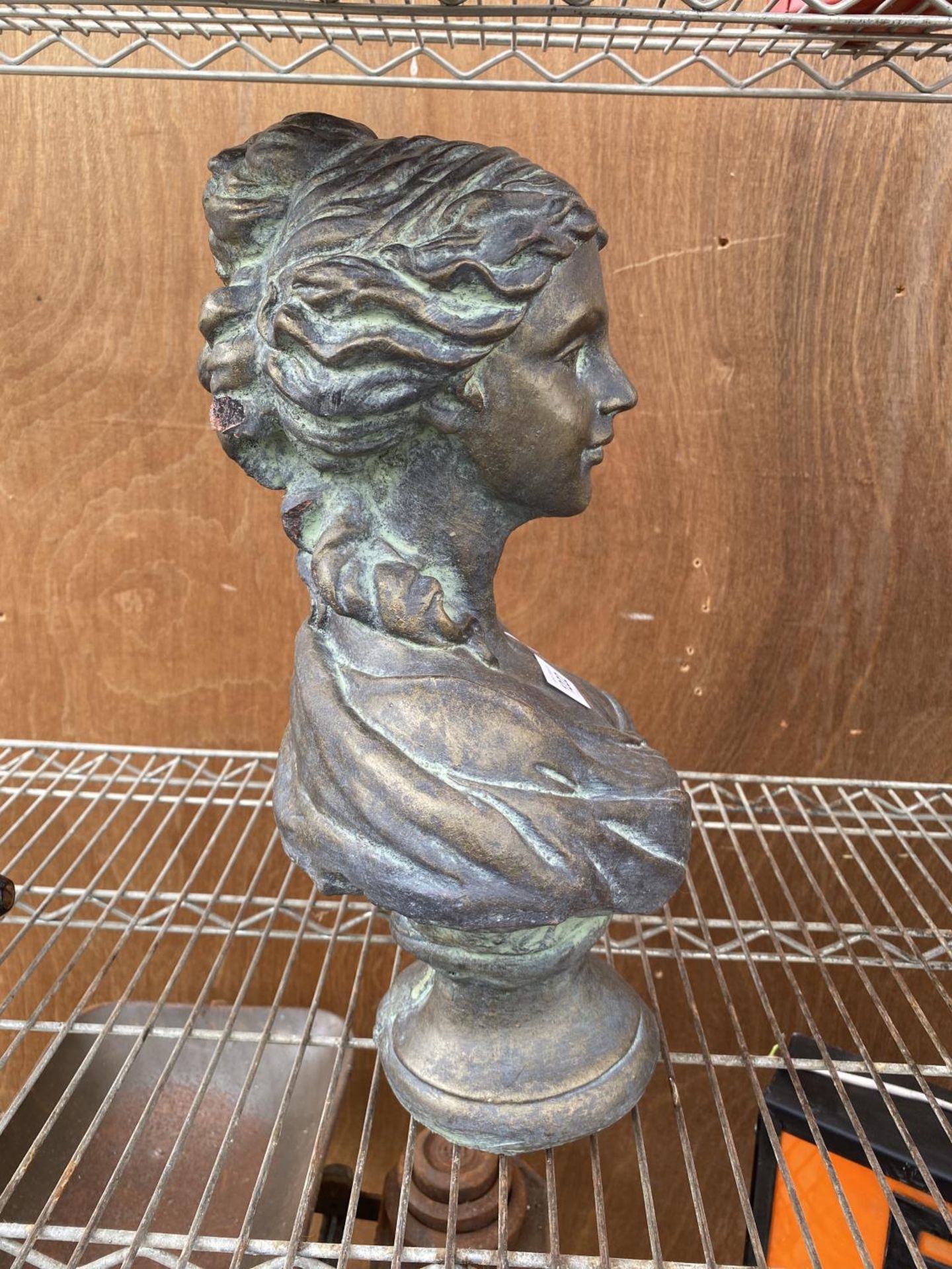 A BRONZE EFFECT BUST OF A FEMALE IN THE CLASSICAL STYLE (H:42CM) - Image 2 of 2