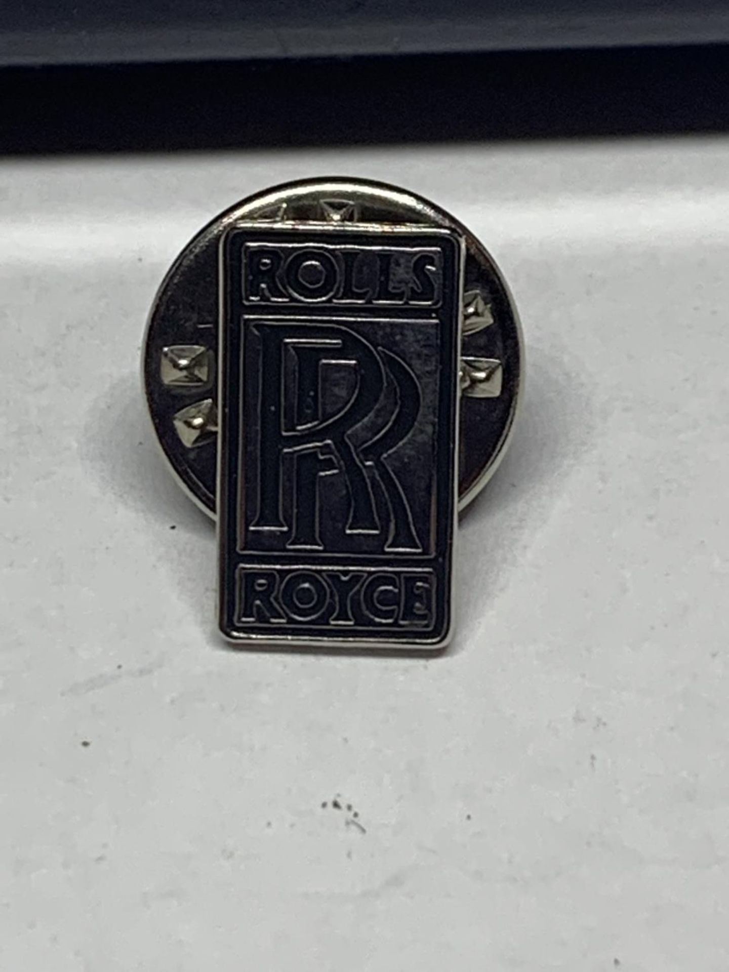TWO ROLLS ROYCE BADGES IN A PRESENTATION BOX - Image 2 of 3