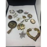 FOURTEEN VARIOUS BROOCHES TO INCLUDE A CAMEO, HEART, ELEPHANT, HORSESHOE, LEAVES ETC
