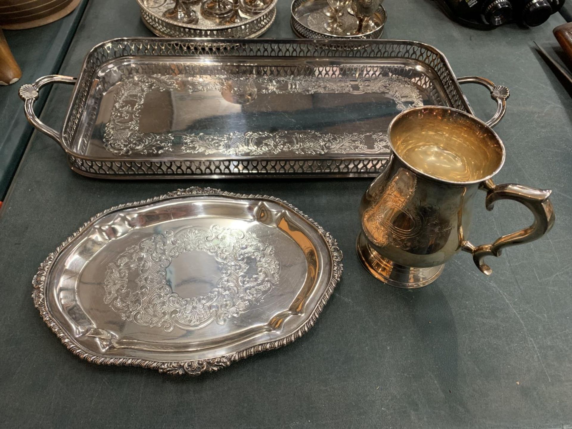 FIVE SILVER PLATE TRAYS TO INCLUDE ELEVEN GOBLETS AND A TANKARD - Image 2 of 3