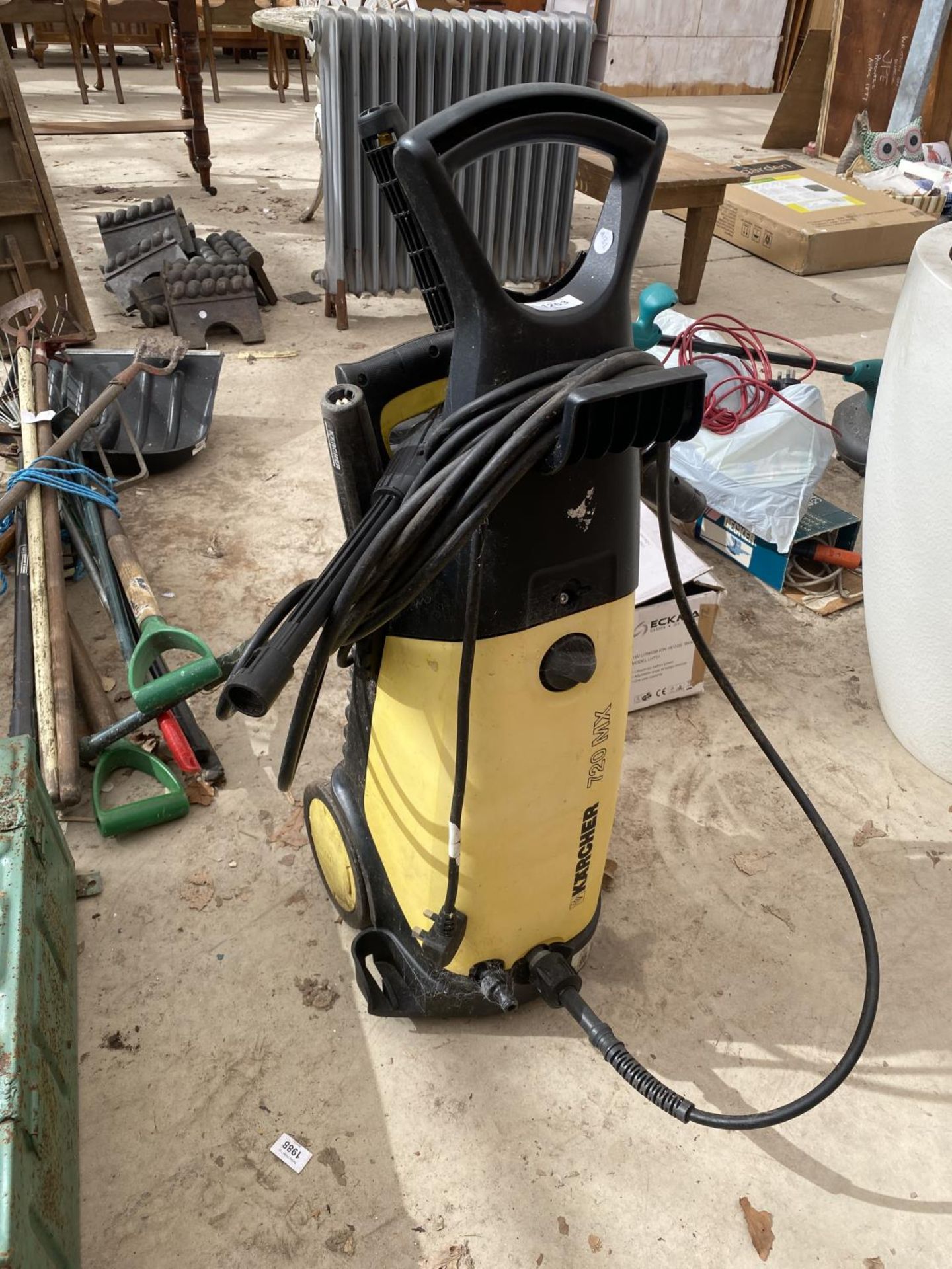 A KARCHER 720MX PRESSURE WASHER