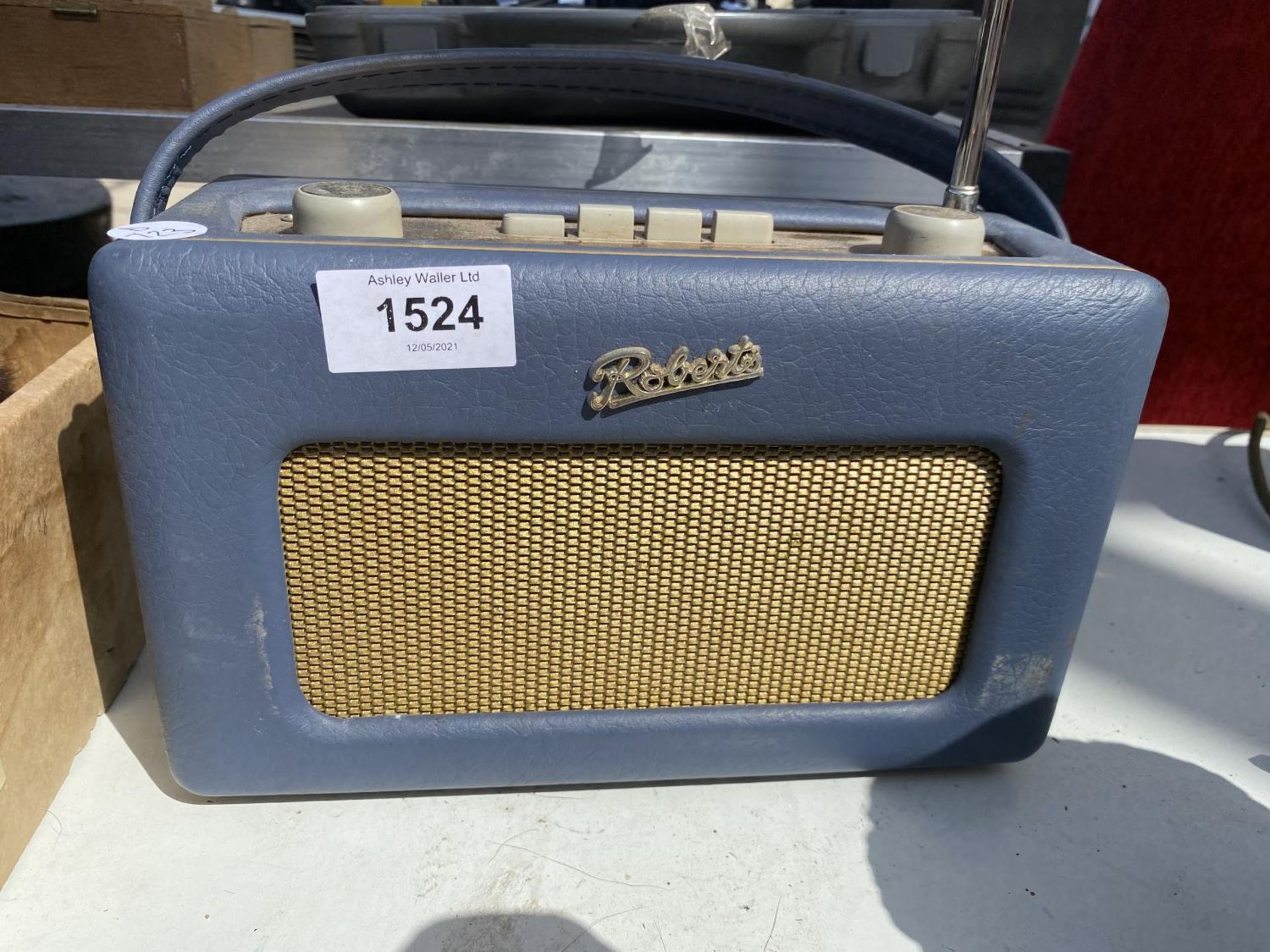 A ROBERTS REVIVAL RADIO