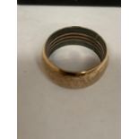 A 15 CARAT GOLD PLATED WEDDING BAND RING SIZE N/O