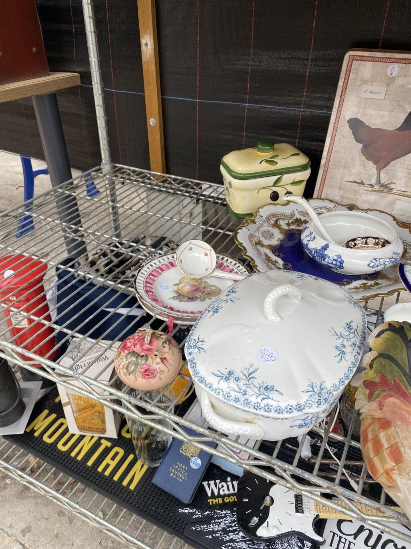 AN ASSORTMENT OF ITEMS TO INCLUDE TUREEN DISHES, DECORATIVE PLATES ETC - Image 4 of 4