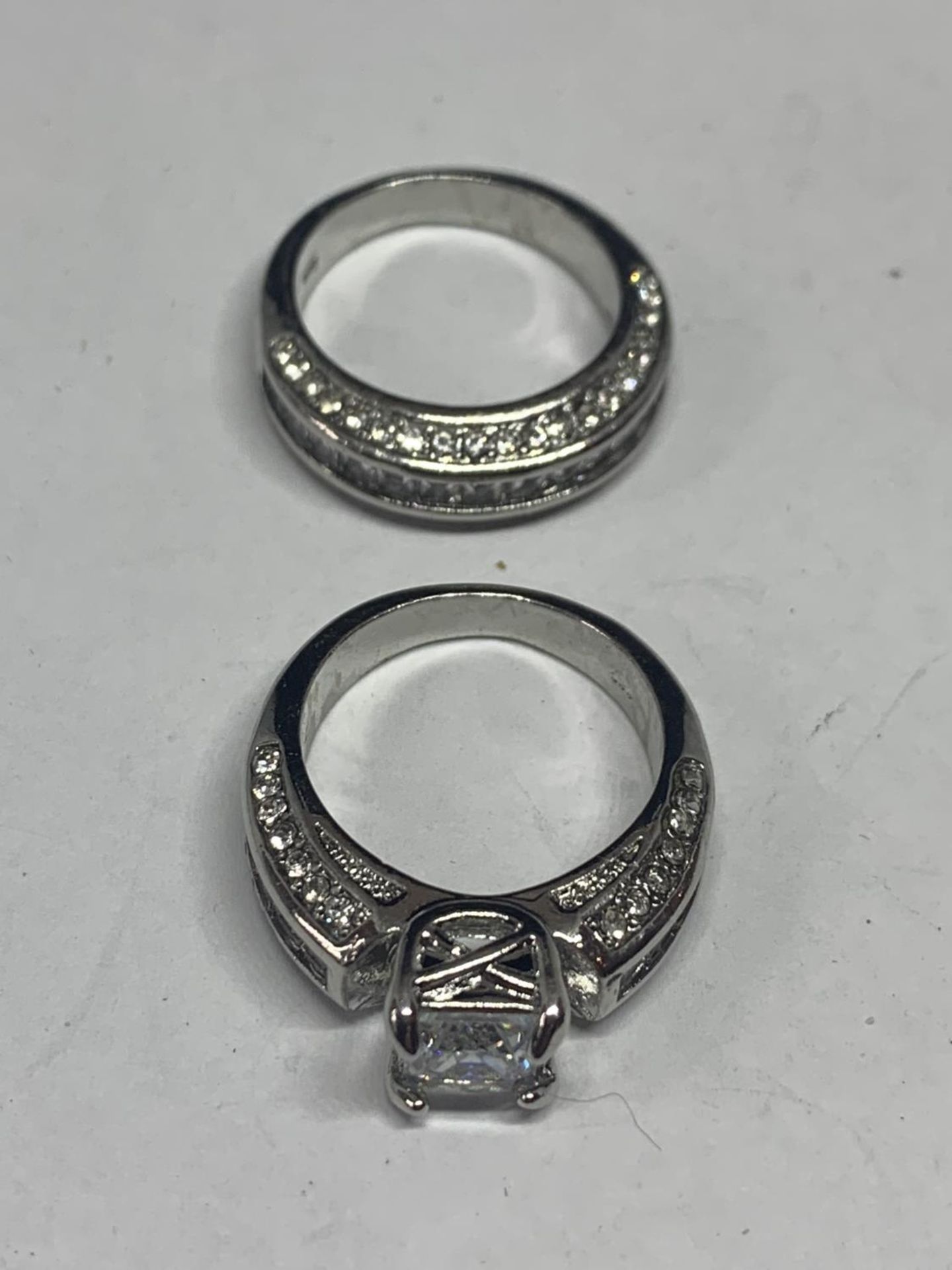 TWO MARKED 925 SILVER RINGS WITH CLEAR STONES ONE WITH A SOLITAIRE SIZE N IN A PRESENTATION BOX - Image 3 of 3