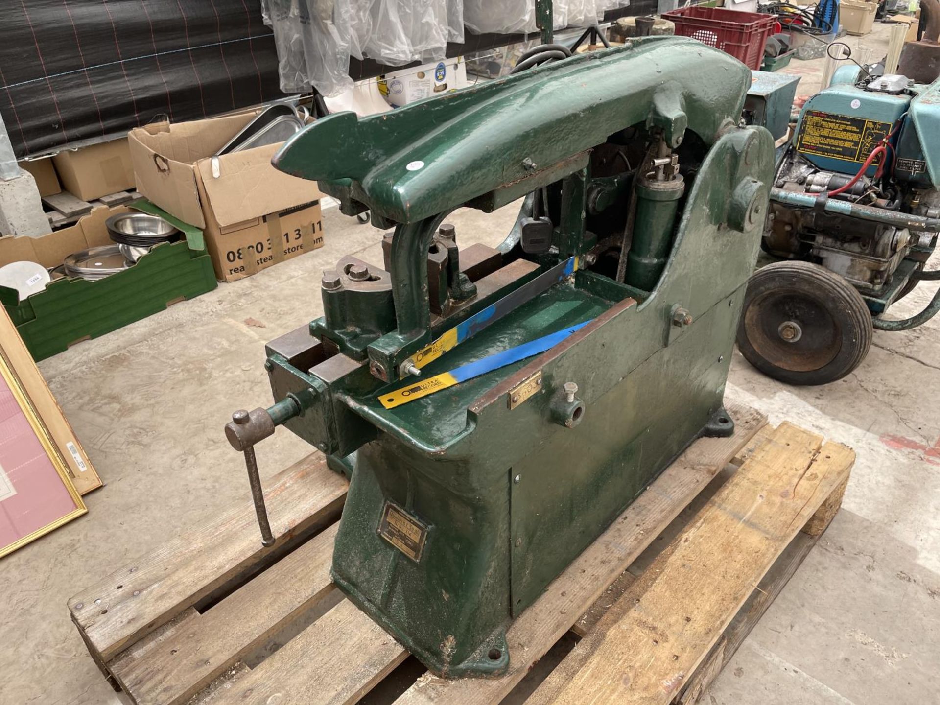 A LARGE ELECTRIC METAL SAW BELIEVED WORKING BUT NO WARRANTY, IN WORKING ORDER - Image 7 of 7