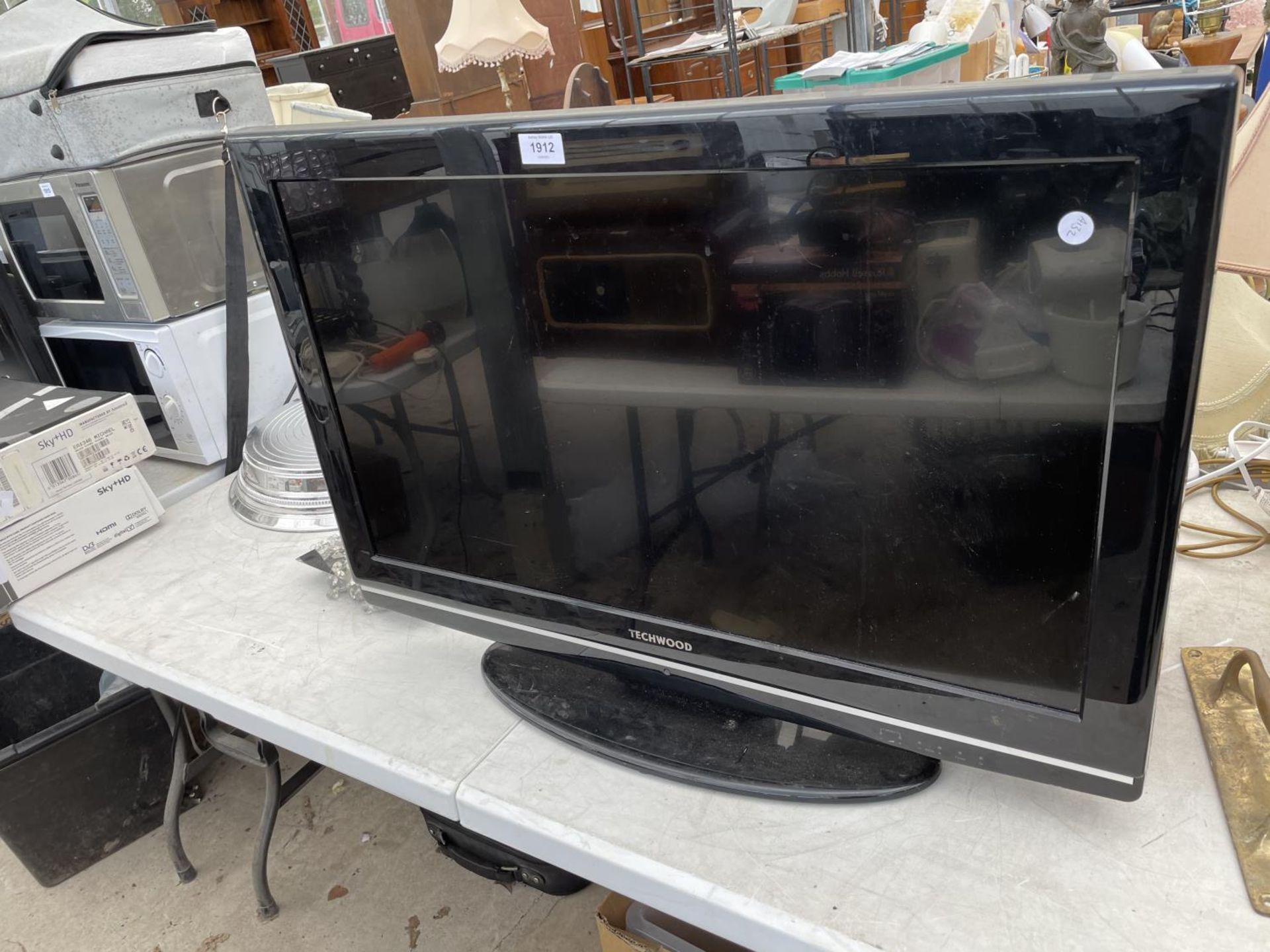 A 32" TECHWOOD TELEVISION